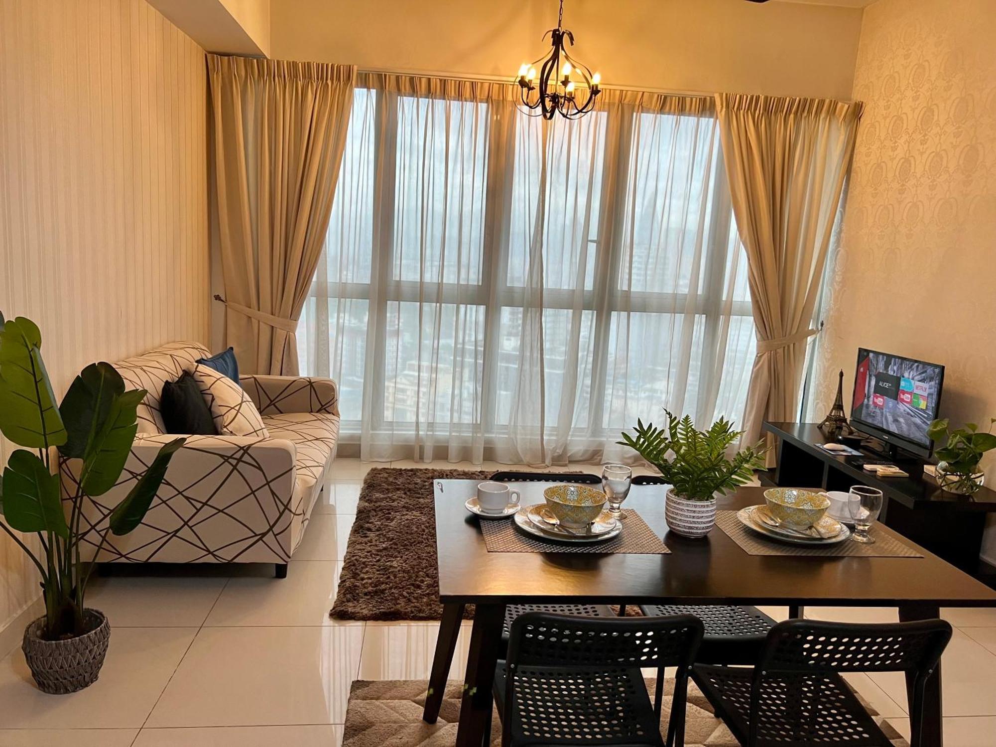 Homestay Regalia 424